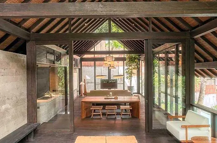 Rumah Lituhayu バリ島