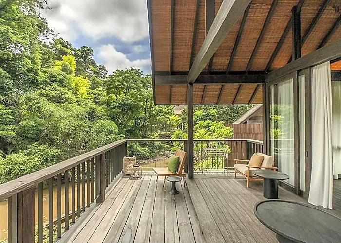 ホテル Rumah Lituhayu 4*